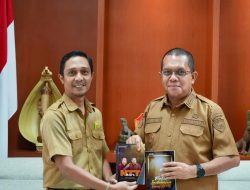 Terima Dua Buku Karya ASN, Gubernur Melki Dorong Budaya Menulis di Kalangan Birokrasi