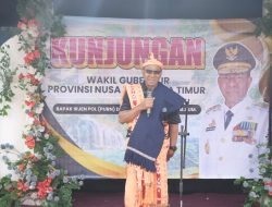 Kunjungi SMA Negeri 1 Lamboya, Wagub Johni Asadoma Sampaikan Sejumlah Pesan Kepada Siswa