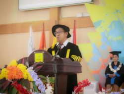 Resmi Dikukuhkan Sebagai Guru Besar, Rektor IFTK Ledalero Ajak Civitas Akademika Terus Berjalan Bersama