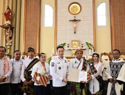 “Bukan Obor di Kantor Wali Kota, Tapi Lilin di Keluarga”: Wali Kota Kupang Tegaskan Makna Nikah Massal di Lasiana