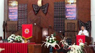 Wali Kota Kupang Apresiasi 47 Pasutri Nikah Massal di GMIT Pniel Sikumana
