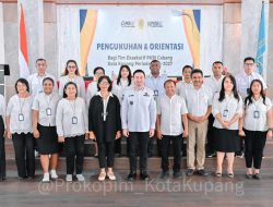 dr. Christian Widido Kukuhkan Pengurus dan Tim Eksekutif PKBI Kota Kupang