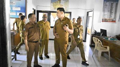 Sekda Kota Kupang Sidak Sejumlah Perangkat Daerah, Tekankan Disiplin dan Kualitas Pelayanan Publik