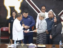 Gubernur Melki Laka Lena Apresiasi Persetujuan Ranperda APBD 2025 dan Tegaskan NTT Siap Jadi Tuan Rumah PON 2028