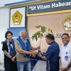 Iwan Fals Tanam Pohon di UNWIRA Kupang, Inspirasi Generasi Muda Peduli Lingkungan