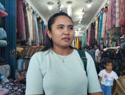 Pembeli Asal Rote Berharap Harga Kain di Kota Kupang Tetap Stabil Meski Inflasi Naik