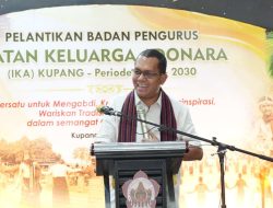 Gubernur Melki Ajak IKA Kupang Jadi Agen Perdamaian dan Pembangunan Adonara