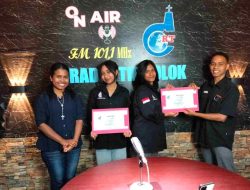 Radio TIRILOLOK Jadi Ruang Praktik Mahasiswa DKV Mengembangkan Keterampilan Media