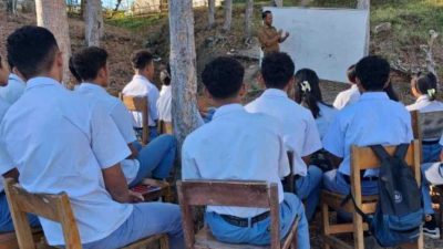Gubernur Melki Dorong Sektor Pendidikan di Flores Tetap Berjalan di Masa Tanggap Darurat