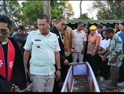 Bupati Kupang Letakkan Batu Pertama Pembangunan Patung Kristus di Pulau Semau