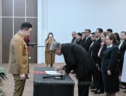 Lantik Pengurus MKKS SMP/MTs, Wali Kota Kupang: Kepala Sekolah Harus Jadi Penggerak Perubahan
